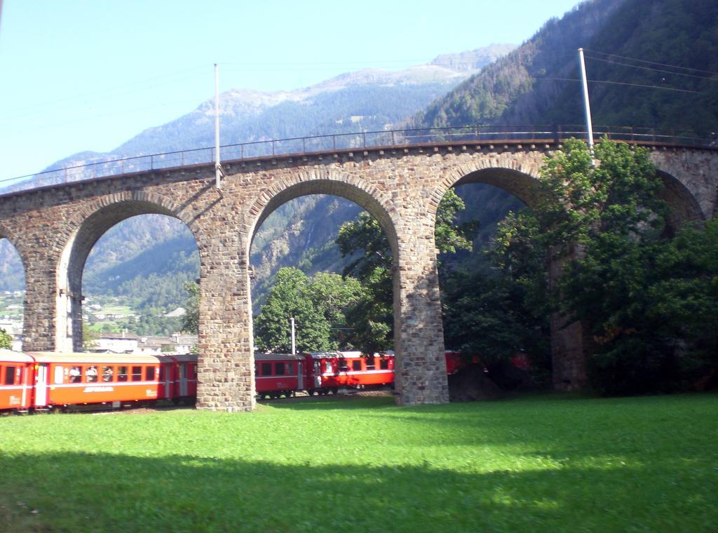 La Madonnina Apartment Villa di Tirano Bilik gambar