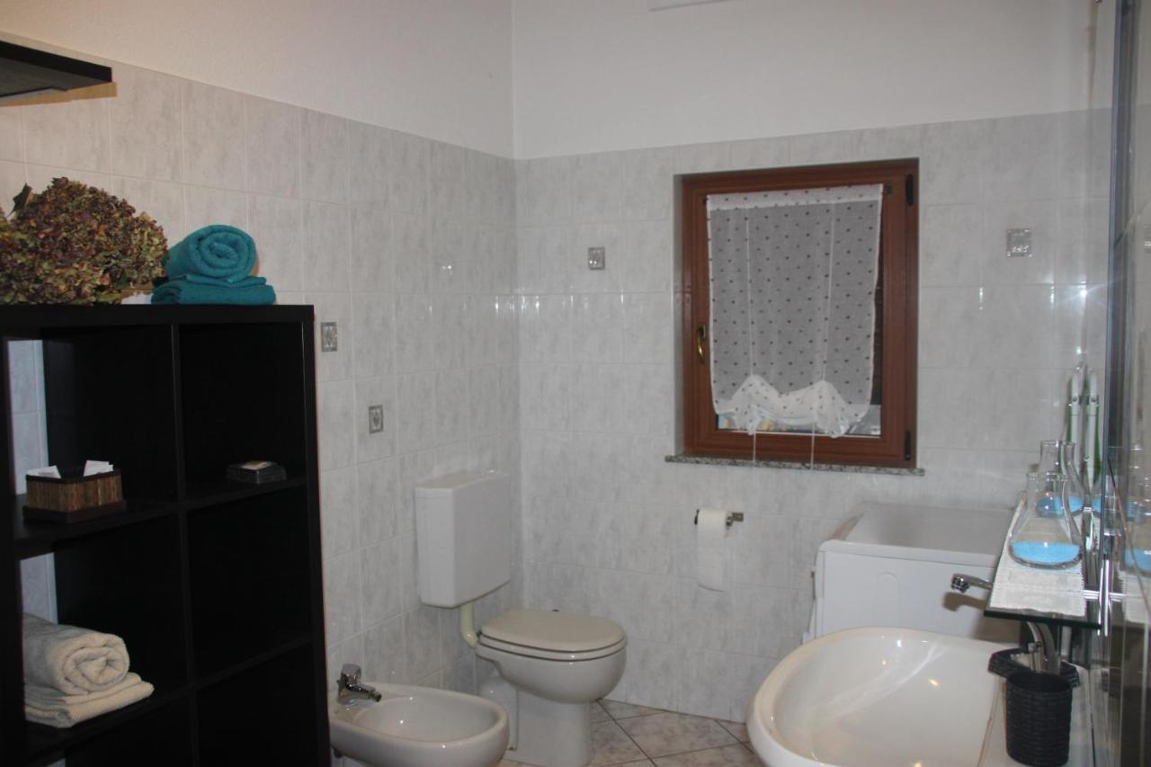 La Madonnina Apartment Villa di Tirano Luaran gambar